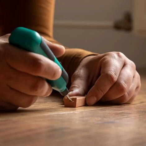 VONROC Repair Kit For Laminate & Wood – Incl. 11 Mixable Colours And Batteries 3 VONROC Repair Kit For Laminate & Wood – Incl. 11 Mixable Colours And Batteries - Image 3